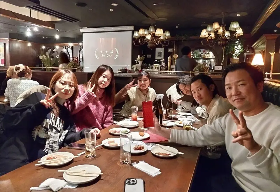 フラットな関係